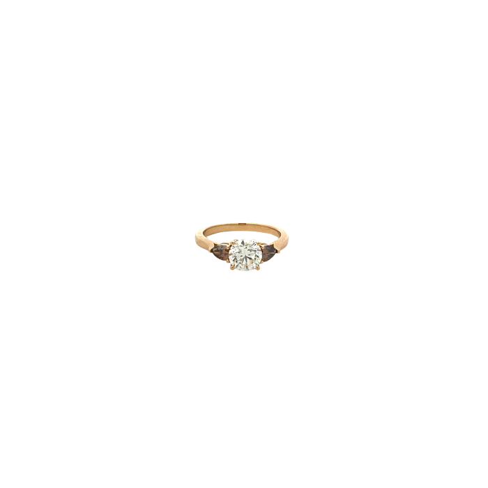 18K Yellow Gold 1.66ctw with 1.20ctw Round Diamond NVS1 EXEXEX Fnt GIA 2231583042 with matching Cognac Pear side stone Ring 18K Yellow Gold 1.66ctw with 1.20ctw Round Diamond NVS1 EXEXEX Fnt GIA 2231583042 with matching Cognac Pear side stone Ring