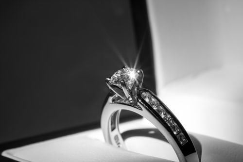 sell engagement rings like this